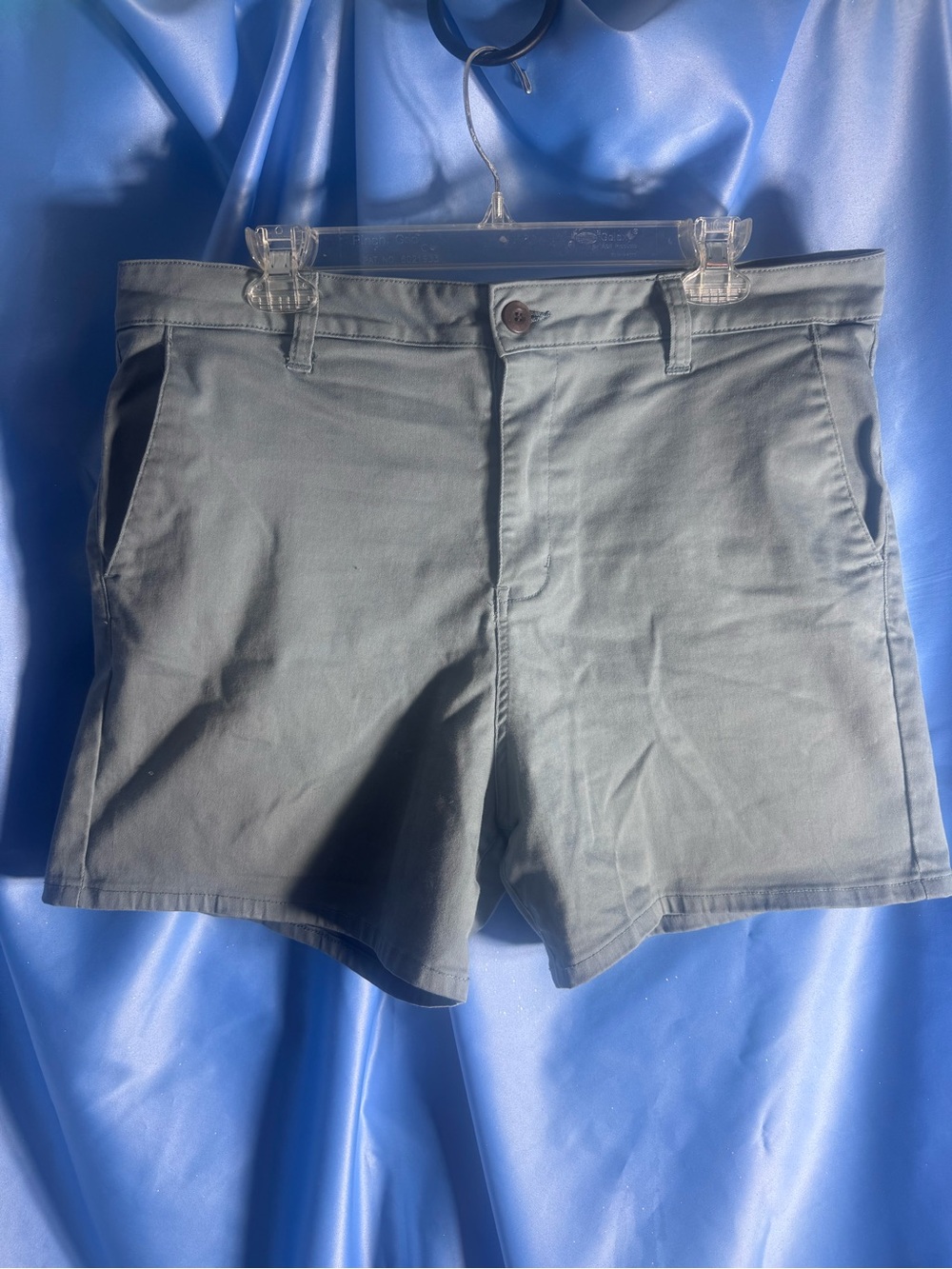 RSQ Men's Gray Flat-Front Chino Shorts